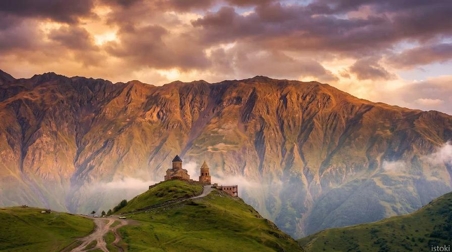 Формула Грузии: горы + море + вино