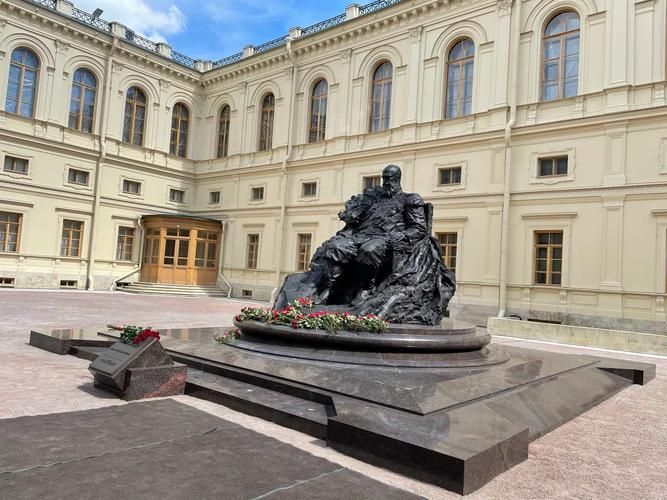 Великолепие Гатчины: от тронных залов до сырной мастерской