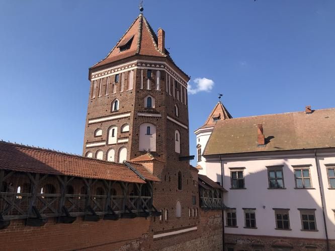 Автобус | Замки — как книги. Крепость — как последняя страница