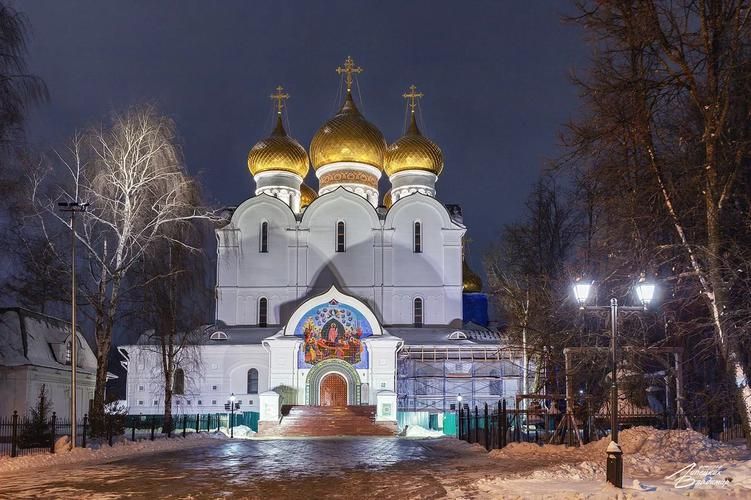 Автобус| Северные святыни и городские легенды