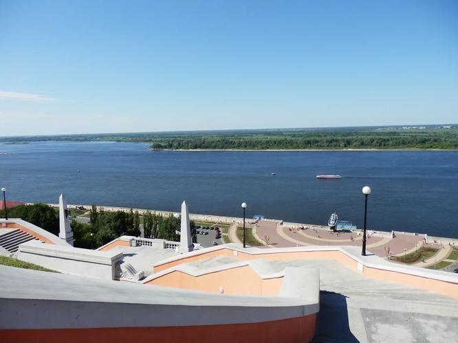 Вдоль Волги: от городских панорам до сказочных палат