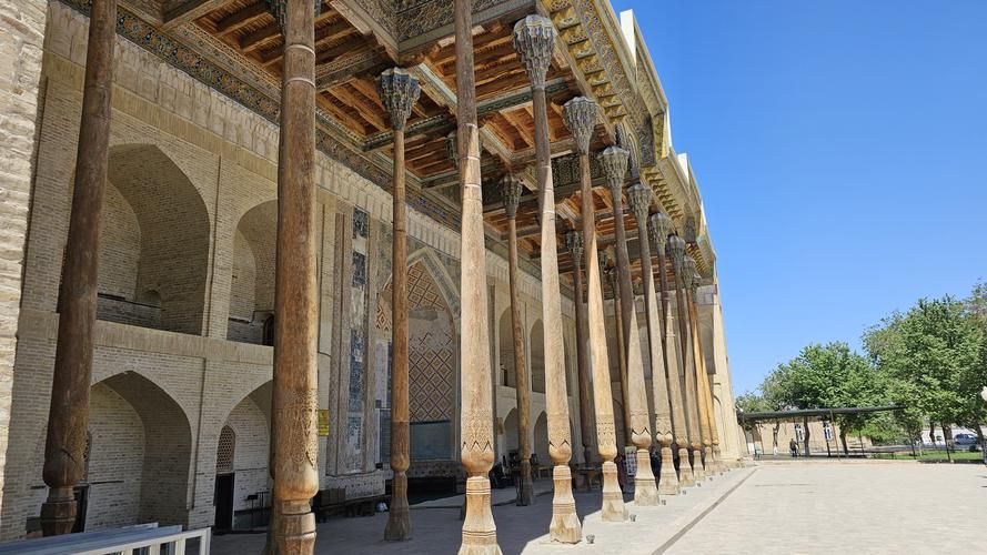 Рождество в Баку: огни, традиции и азербайджанское гостеприимство