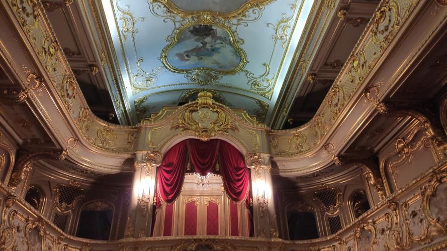 Петербург встречает Новый год: сказка, музыка и шампанское 3 дня