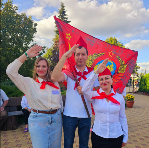 Пионерский лагерь для взрослых "Вперед СССР" 15 смена 7 дней