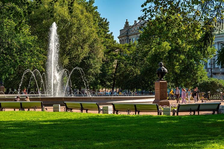 Трон и держава: жизнь правителя