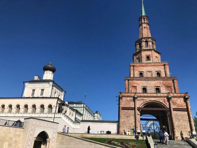 Автобус| Тайны белокаменного Кремля и сказки йошкар‑олинских площадей